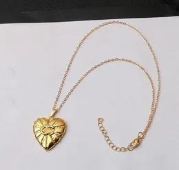 Designer colar de pingente de letra dupla de letra dourada de cristal banhado a ouro colar de suéter de coração para mulheres judeus de festa de casamento judeus