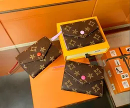 Luxurys Designers Passport Wallets Purse Bag Fashion Short Victorine Wallet Empreinte Classic Pallasカードホルダーコイン財布