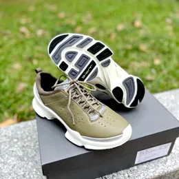 Safety Shoes 2000 Men's Sneakers العلامة التجارية عالية الجودة للجولف مادة جلدية مادة مضادة للماء مريحة المشي لمسافات طويلة الترفيه 230211