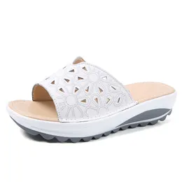 Slippers Split Leather Slippers Women Platform Wedges Sandals Casual Outdoor Soft Woman 2020 Summer Ladies Hollow Out Beach Shoes R230208
