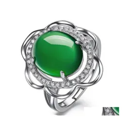 Mit seitlichen Steinen Vintage-Splitter-Ringe Damen-Luxusschmuck Smaragd-Edelsteine Jade-Ring Ovale grüne Blume verstellbar für weibliche Mutter Dha6Y