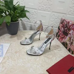 여자 하이힐 패션 특허 가죽 샌들 고급 디자이너 섹시한 드레스 신발 10.5CM 골드 얇은 발 뒤꿈치 여름 발목 스트랩 우리의 크기 34-43 상자
