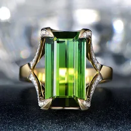 Anelli a grappolo Gemme di smeraldo di lusso Cristallo di giada verde per le donne Femme Color oro Anelli Bijou Zircon Diamond Fashion Party Jewelry1