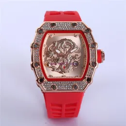 2021 New Skull Sports Watch Set Set Ouger Retro Series Leisure Fashion Quartz Watch Men and Women285p