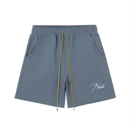 rhude shorts premium med RH signatur script broderat på framsidan med dubbla sidfickor och en anpassad chevron bakficka förlängda dragsko kort lpm