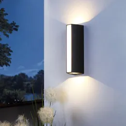 Lampy ścienne na zewnątrz Nowoczesne światło LED IP65 Wodoodporne aluminiowe czarne werandy Villa 4W 110V 220V Sconce Luminaireoutdoor