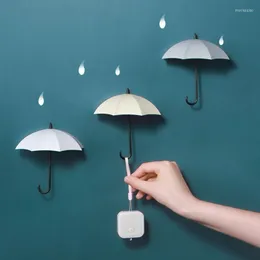 Kancalar Banyo yapışkan kanca sevimli şemsiye depolama tutucusu tırnaksız plastik kapı ceket kendi kendine yapışkan duvara monte mutfak rafı
