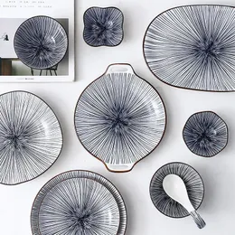 Piatti Serie a strisce giapponesi Stoviglie in ceramica Ciotola per cereali verticale per uso domestico e set di piatti Cucchiaio combinato per riso