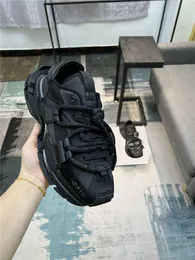 مصمم فاخر Daymaster مواد مختلطة المدربين الفضاء أحذية أحذية أفضل جودة مدربين جلود سوداء حذاء رياضة مع صندوق