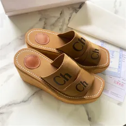 COE paris Designerskie kapcie Woody Espadrille Wedge Mule Platform Sandały Plażowe Klapki miedziany biały czarny beżowy różowy letnie pantofle damskie buty EUR 34-42