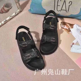 Sandali con catena in velcro nuove scarpe da spiaggia casual da donna piatte con rombo con suola spessa T2302131