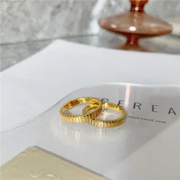 Anéis de banda Ringas impermeabilizadas em forma de engrenagem simples mulher homem anéis de aço inoxidável personalidade de moda 18k anéis de noivado barroco de ouro 2021 G230213