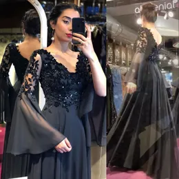 2023 Vintage A Line Wedding Dresses Gothic Black V Neck Chiffon Long Seces Lace Applicques Crystal Pärlor Sexig öppen bakre golvlängd Enkel strandform Formell brudklänningar