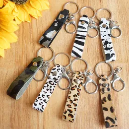 Nyckelringar Leopard äkta läder Zebra Cow Skin Keychains for Women Leather Key Rings G230210