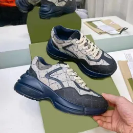 23ss Designer Rhyton Shoes Sneakers multicolor Uomo Donna Scarpe da ginnastica Vintage Chaussures Platform Sneaker Strawberry Mouse Mouth Shoe con jlhkbkm0001
