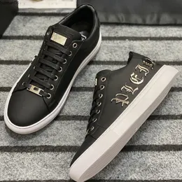 2023Mensshoes الأزياء العلامة التجارية Lace Up Sneakers المصمم المصمم حذاء الرجال الأصلي MKIJUJK000JKJUJ0004