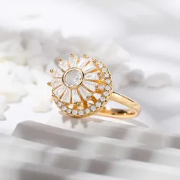 Bandringar Creative Spin Design Justerbara barn som snurrar Pinwheel Ring Delicate Crystal Zircon Sunflower Daisy Rings for Women Jewelry Gift G230213