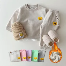 Kleidung Sets Korea Baby Jungen Fleece Gefüttert Kleidung Kinder Verdicken Pullover Und Samt Mädchen Pullover Tops Hose Anzüge 2PCS 230213