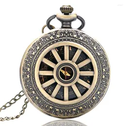Relógios de bolso Retro Bronze Hollow Wheel Design Watch For Men Mulheres com Número Romano Dial Dial Fob Colar Jóias Chain Relógio Presentes