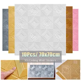 壁紙10PCS 3D自己粘着壁ステッカーパネル天井ローズパターン防水湿気防止フォーム壁紙リビングルームの装飾