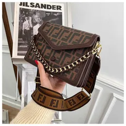 Handbag Factory Cheap Wholesale Retail Bag Women's 2023 New Simple and Fashionable Letter Printing Single Shoulder Diagonal Texture Foreign Style Small Square