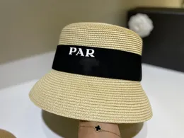 Kadınlar Yaz Tatili Tasarımcısı Hasır Şapka Moda Mektubu Baskı Aşıkları Seyahat Spor Kovası Şapkası Dört Renk