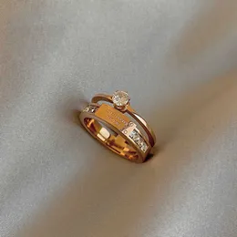 Anelli a fascia 2022 New Classic acciaio al titanio oro rosa doppia lettera anelli per donna moda dito gioielli Party Girl temperamento anello G230213