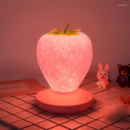 Nattljus Strawberry Nightlight Silicone Touch Led Light USB Byt lampa Baby Bedroom Decoration Desk