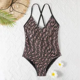 Kvinna baddräkter designer en bit baddräkt sexig bikini plus storlek badkläder kvinnor bodysuit klassisk brev tryck rygglös badkläder sommarlovet strand slitage