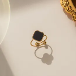 Conjunto de jóias de jóias de designer de trevo de quatro folhas anel de pendente anel dourado Mãe de pérolas da cadeia de flores verdes de flores femininas