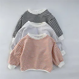 T-Shirts 03y Nettes Baby-gestreiftes Sweatshirts-Mädchen-loses einfaches Bodenbildungs-Hemd-Jungen-Allmatch-Baumwoll-Langarm-T-Shirt 230214