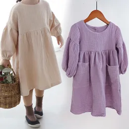 Flickans klänningar Autumn Spring Children's Clothes Organic Cotton Double Gaze Loose Pockets Baby Girls Dress Fashion Princess Casual Kids 230214