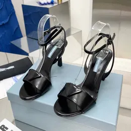 High heel sandals Black classic womens dress shoes Luxury designer triangle buckle decorative ankle strap 9.5CM middle heel sandals 35-41 belt box