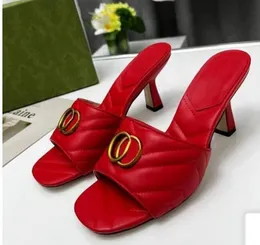 Terlik flip floplar kadınların resmi sandalet üst orta topuk klasik yaz tembel tasarımcı moda metal mektup deri düğün seksi büyük 35-42 01