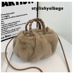 Shoulder Bags 2022 New Furry Bag Niche Plush Women's Bag Messenger Bag Portable Autumn and Winter Fashion Ladies Shoulder Bag Bolsa 021423H