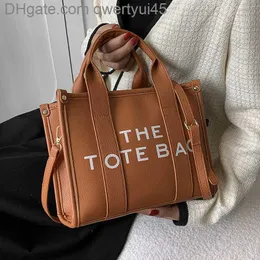 QWERTYUI45 TOTES LUXE Designer The Tote Bags for Women 2022 Trend Fashion Handtassen Vrouw PU Leer Schouder Messenger Bag Sling Cross Bolsas 021423H