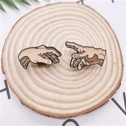 Brooch Cartoon Fun Gesture Holding Hands Fun Enamel Brooch Pin Custom Alloy Badge Clothes Bags Accessories Jewelry Gifts For Couples GC1913