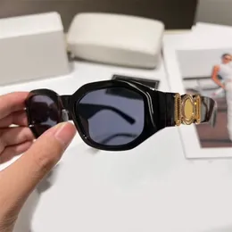 Projektanci okulary przeciwsłoneczne Kobiety Versage Luksusowe okulary przeciwsłoneczne Ogólne okulary Modna moda octan przezroczysty szary soczewki Nieregularna rama lunetka homme