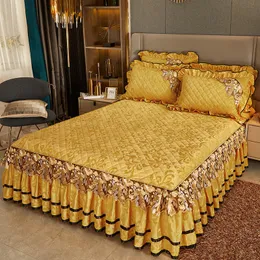 Saia de cama macia inverno quente colaborado na cama espessada saia de cama bordado bordado algodão colcha de cama tampa com travesseiros 230214
