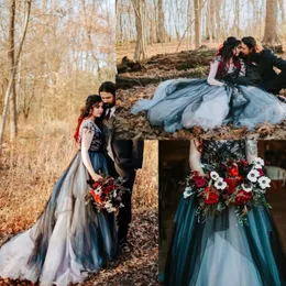 Vintage najnowsze czarne koronki i białe tiulowe sukienki ślubne seksowne v szyja bezczelna iluzja długie rękawy gotyckie wiejskie suknie ślubne 2023