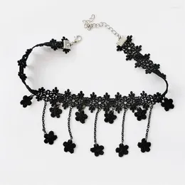 Collane con ciondolo YiYaoFa Collana girocollo in pizzo fatto a mano per accessori donna Collare falso Multistrato Lady Gothic Party Jewelry GN-150