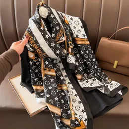 Hijab Fashion Scarves Silk Spring Chiffon Stripe Flower Print Beach Towel Scarf for Designer Women Girl Sunscreen Scarf