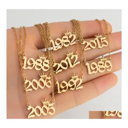 Collane con ciondolo Numero di anno di nascita personalizzato in acciaio inossidabile Pendenti con collana iniziale corona personalizzata per donne Ragazze compleanno ebreo Dhl74