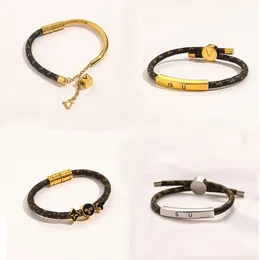 Bracelet Designer Designers Bracelets Femmes Lettre Bijoux Faux Cuir Plaqué Or 18K Bracelet En Acier Inoxydable Femmes Cadeaux De Mariage Accessoires ZG1203
