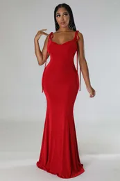 Vestidos casuais Cozok 2023 Designer de luxo jovem clube sexy Solid Sweet Backless Spaghetti Strap Alta cintura Mulheres longas Mermaid Dress