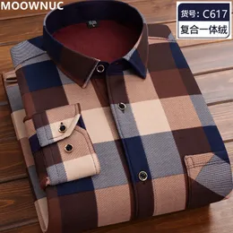 Koszulki męskie jesień i zima klasyczna moda dzika, spłacana koszula z długimi rękawem męskie plus aksamitne gęsta, ciepła koszula wysokiej jakości 230215