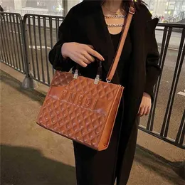 Cheap Purses Clearance 60% Off Handbag Explosive models Handbags Lingge hand autumn and large embroidered wire lattice bag1BYA sales