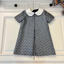 23SS Designer Girl Latshirt Dress Shirt Brand Kids طباعة فساتين للفتيات الكبيرات فستان الأزياء الأكمام قصيرة الأكمام القطن قميص تنورة مطوية A1