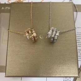 High Quality Women Designer Earrings Necklace Simple V Bracelet Titanium Steel Heart Love Pendant Fashion Jewelry