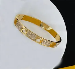 2023 Модельер -дизайнерский браслет для мужских женщин полные алмазные золотые буквы браслеты